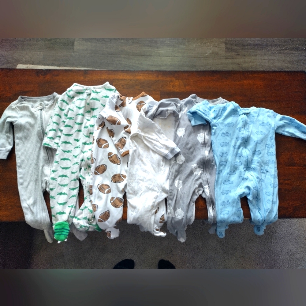 6 pairs of baby boy zip up footie pajamas